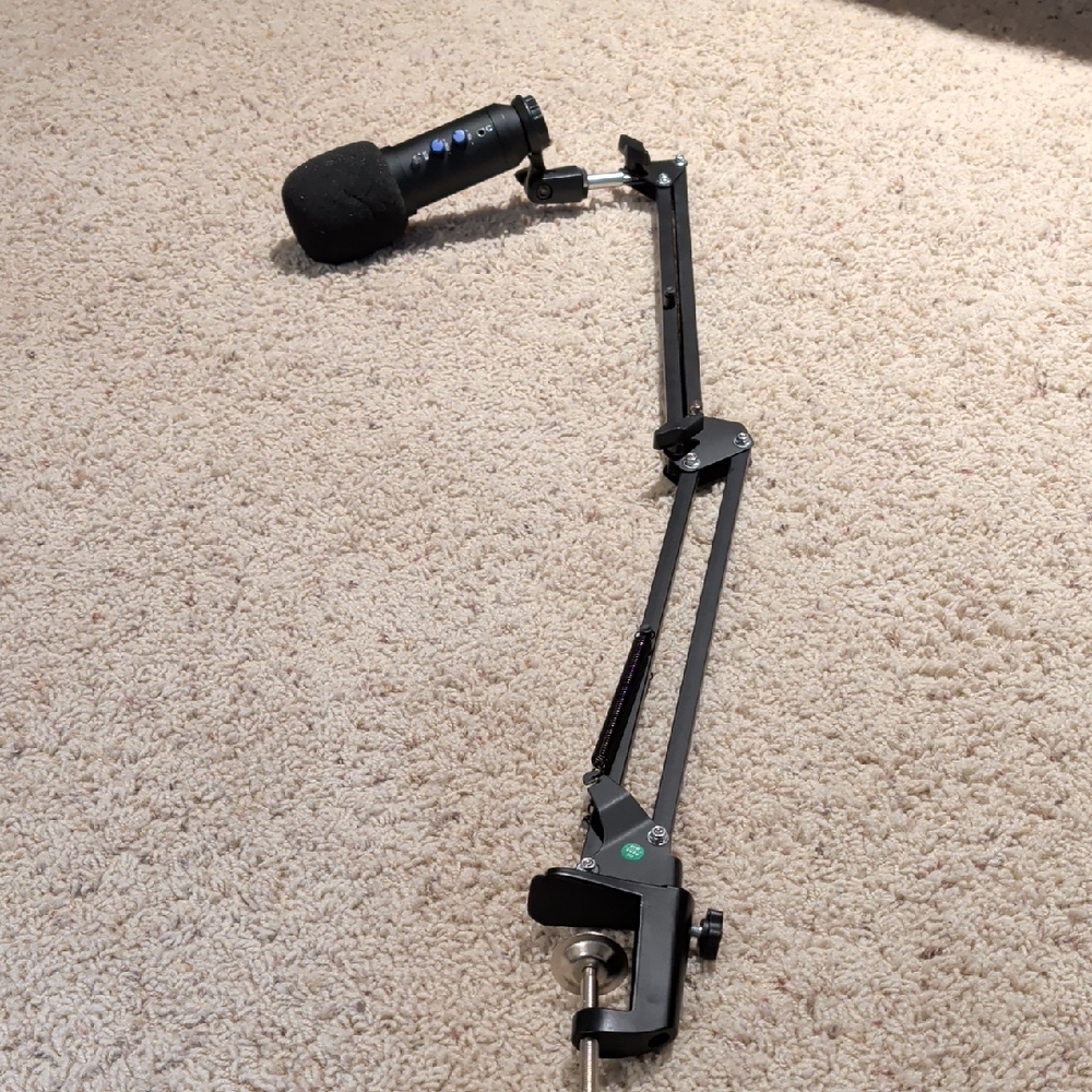 LogAdjustable Black Microphone Arm Stand